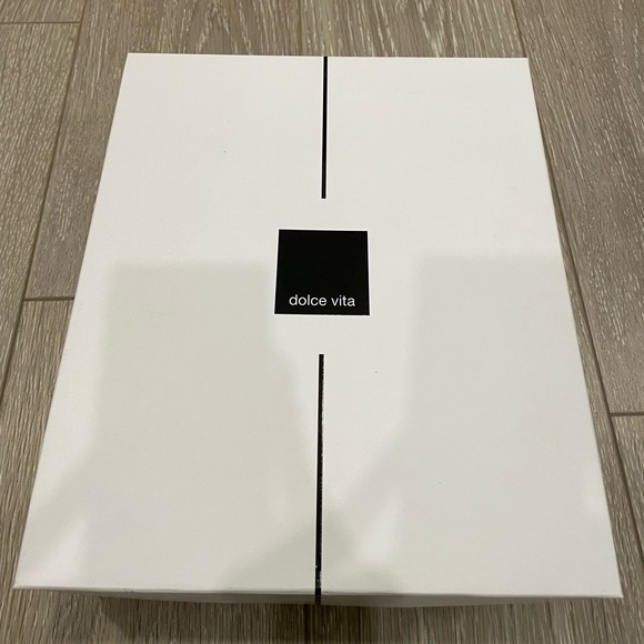 Size 8.5 Dolce Vita ankle boots - Picture 2 of 10